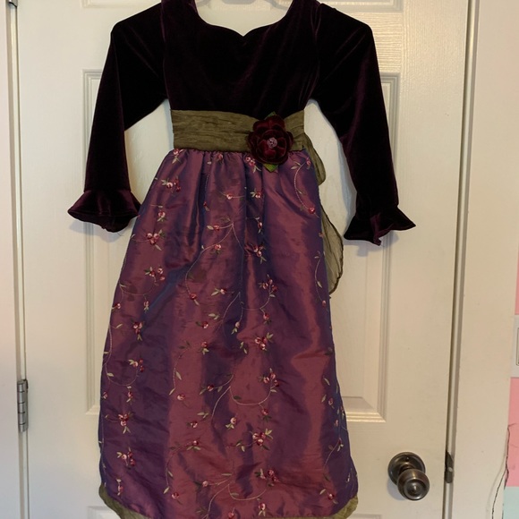 Plum purple dress with embroidered flowers - Picture 2 of 11